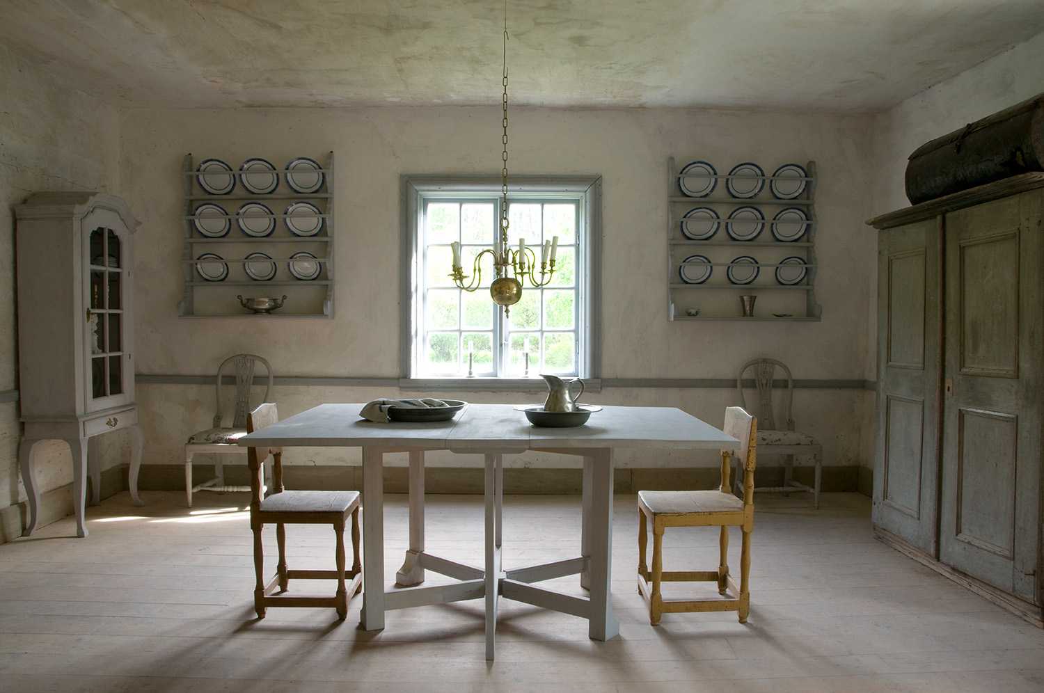Classical Swedish Interiors